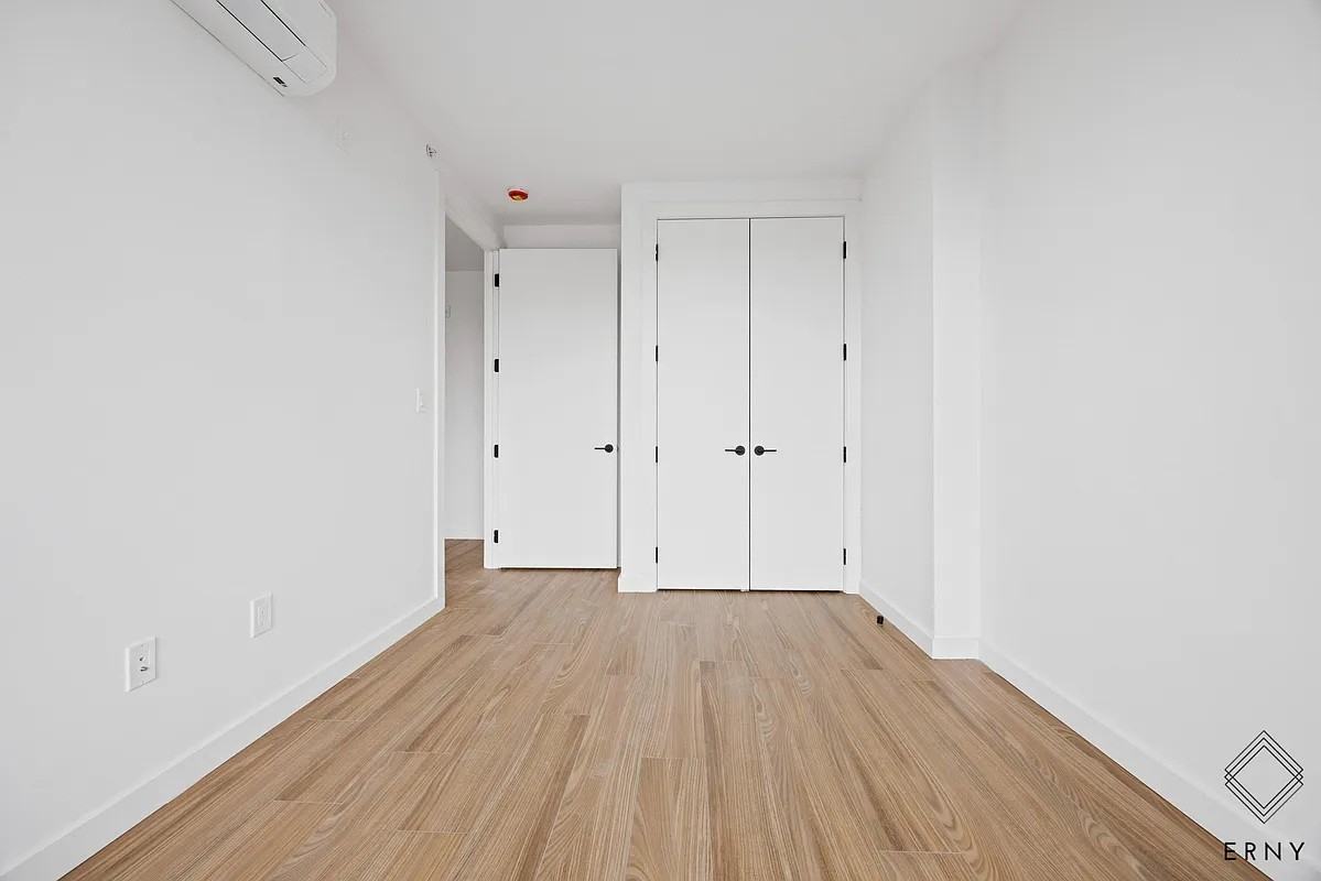 942 New York Avenue #6 - Photo 4 of 8