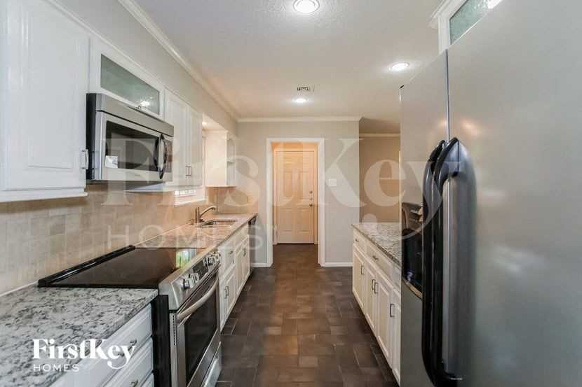 3439 Timberview Rd - Photo 6 of 16