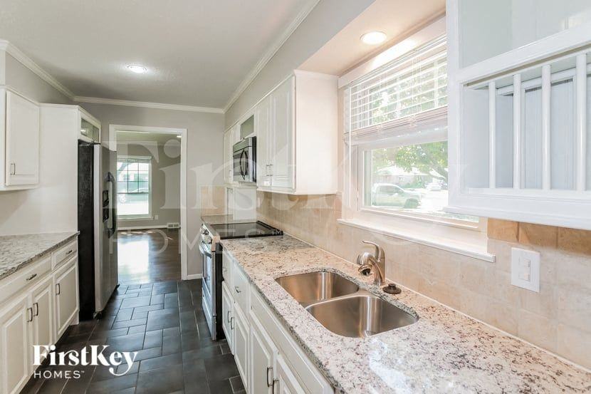 3439 Timberview Rd - Photo 7 of 16