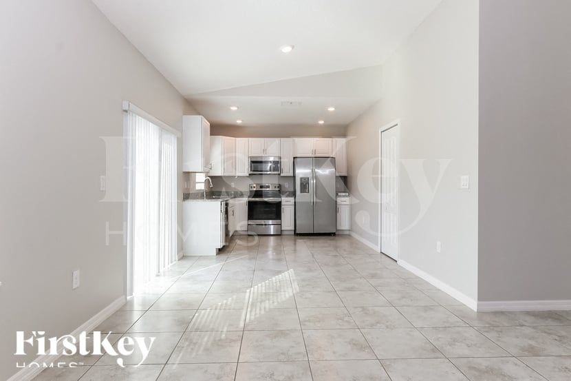 1810 Sw Effland Ave - Photo 6 of 16