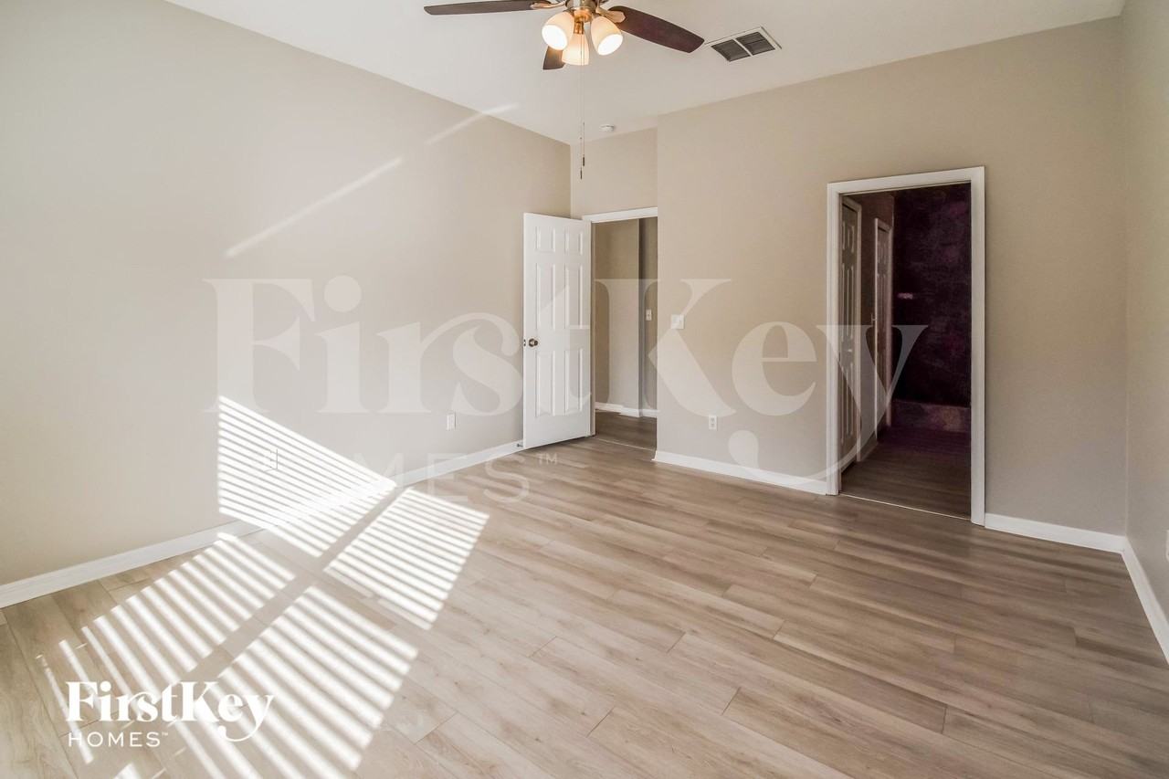 722 Parsons Pointe St - Photo 7 of 16