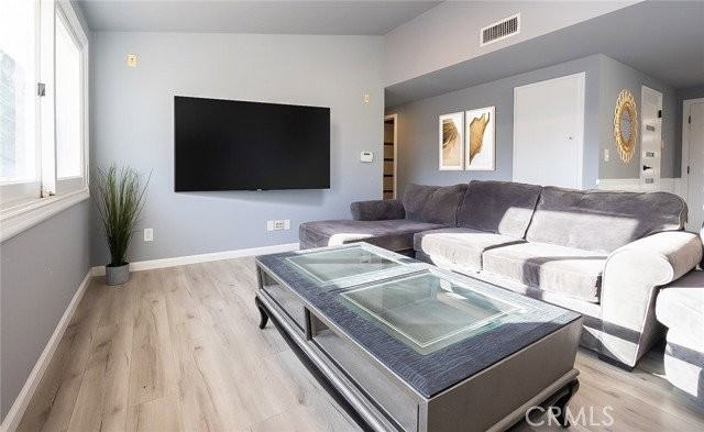 5706 Wallis Ln - Photo 2 of 6