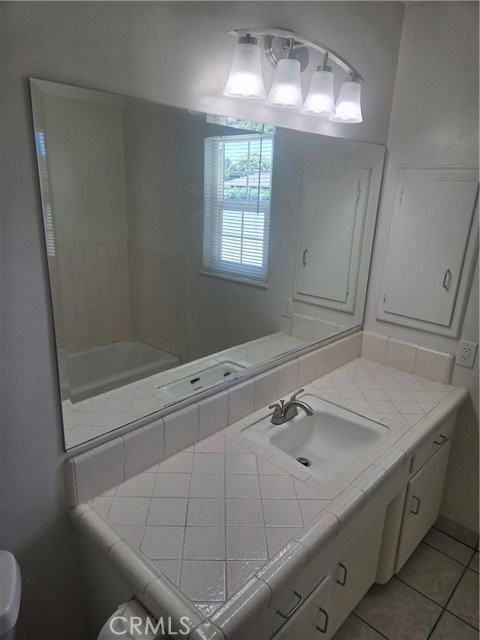 5769 E Oakbrook St - Photo 4 of 8