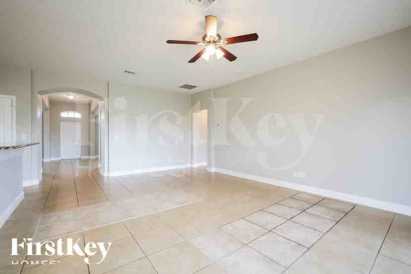 1720 Nw 9th Ter - Photo 3 of 17