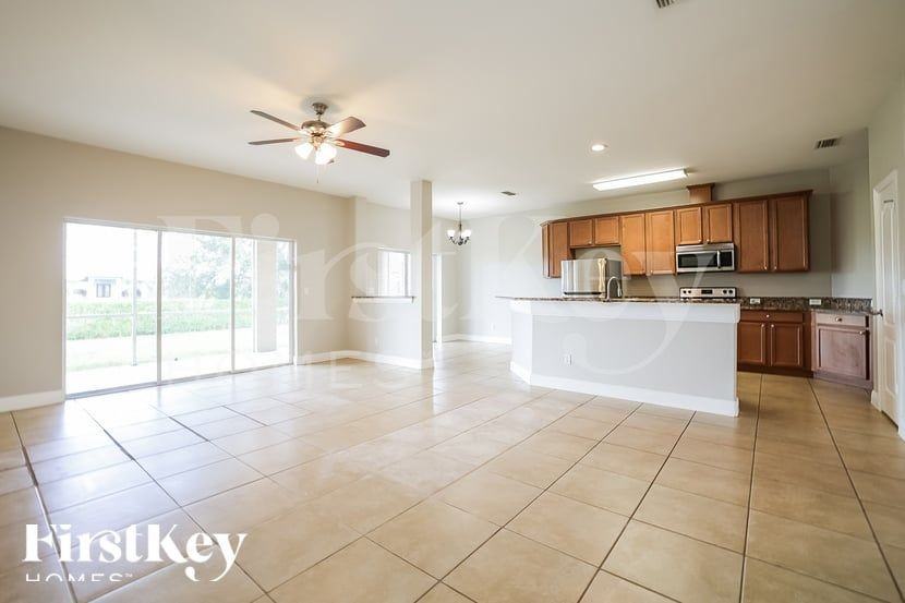 1720 Nw 9th Ter - Photo 4 of 17