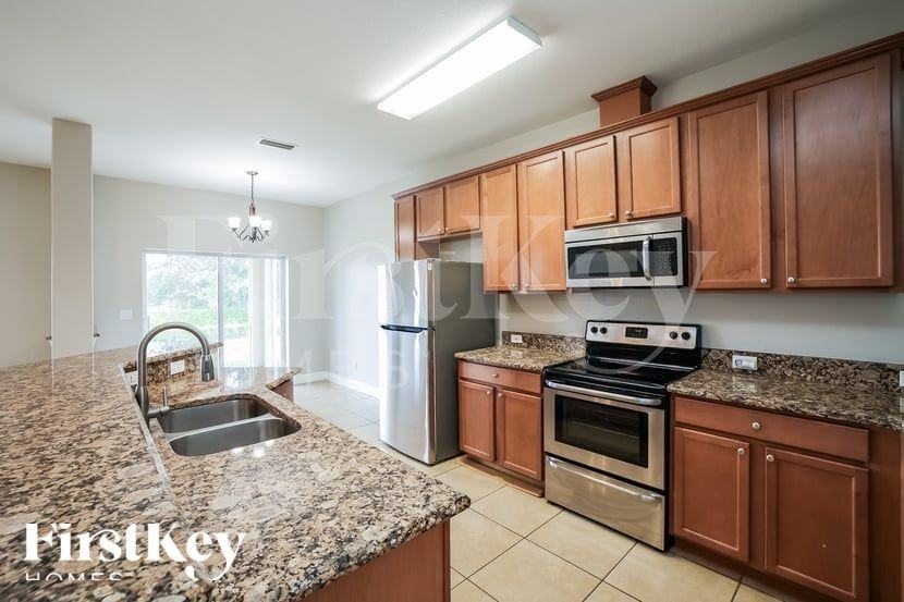 1720 Nw 9th Ter - Photo 6 of 17