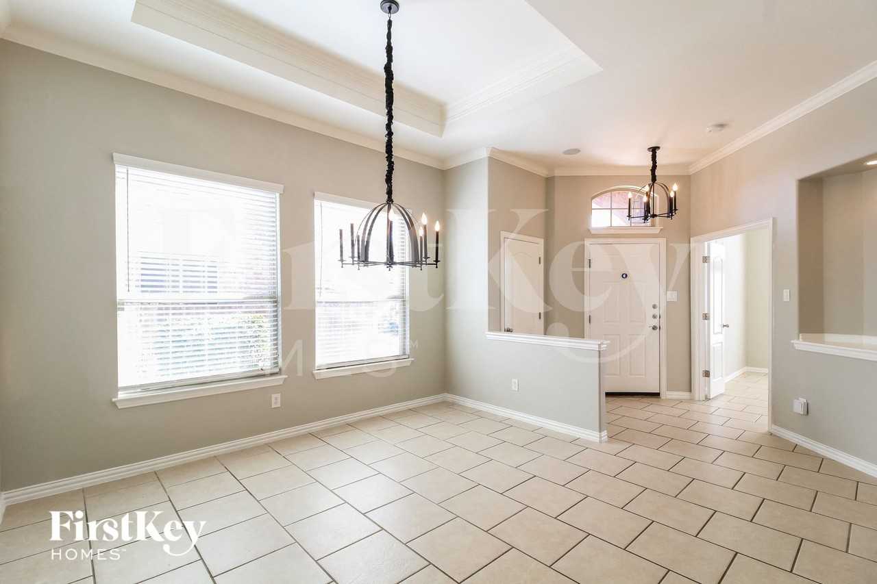 15024 Spruce St - Photo 6 of 16