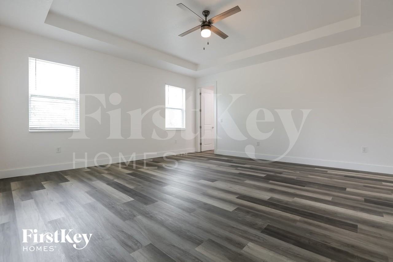2698 Escambia Cir - Photo 7 of 16