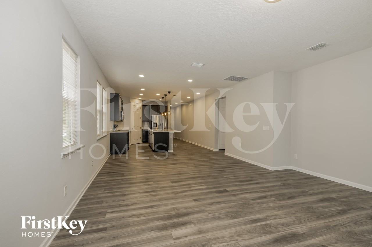 11010 Chitwood Dr - Photo 3 of 16
