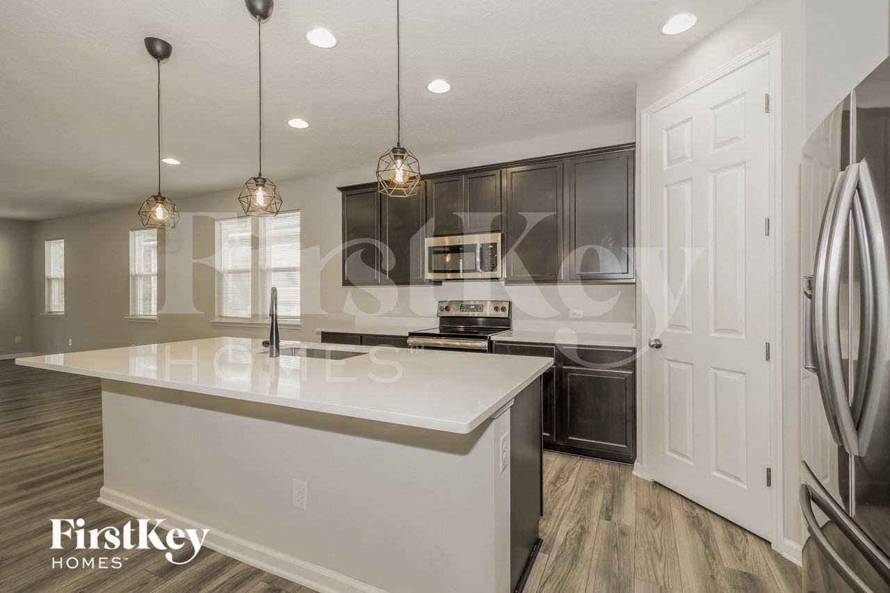 11010 Chitwood Dr - Photo 6 of 16
