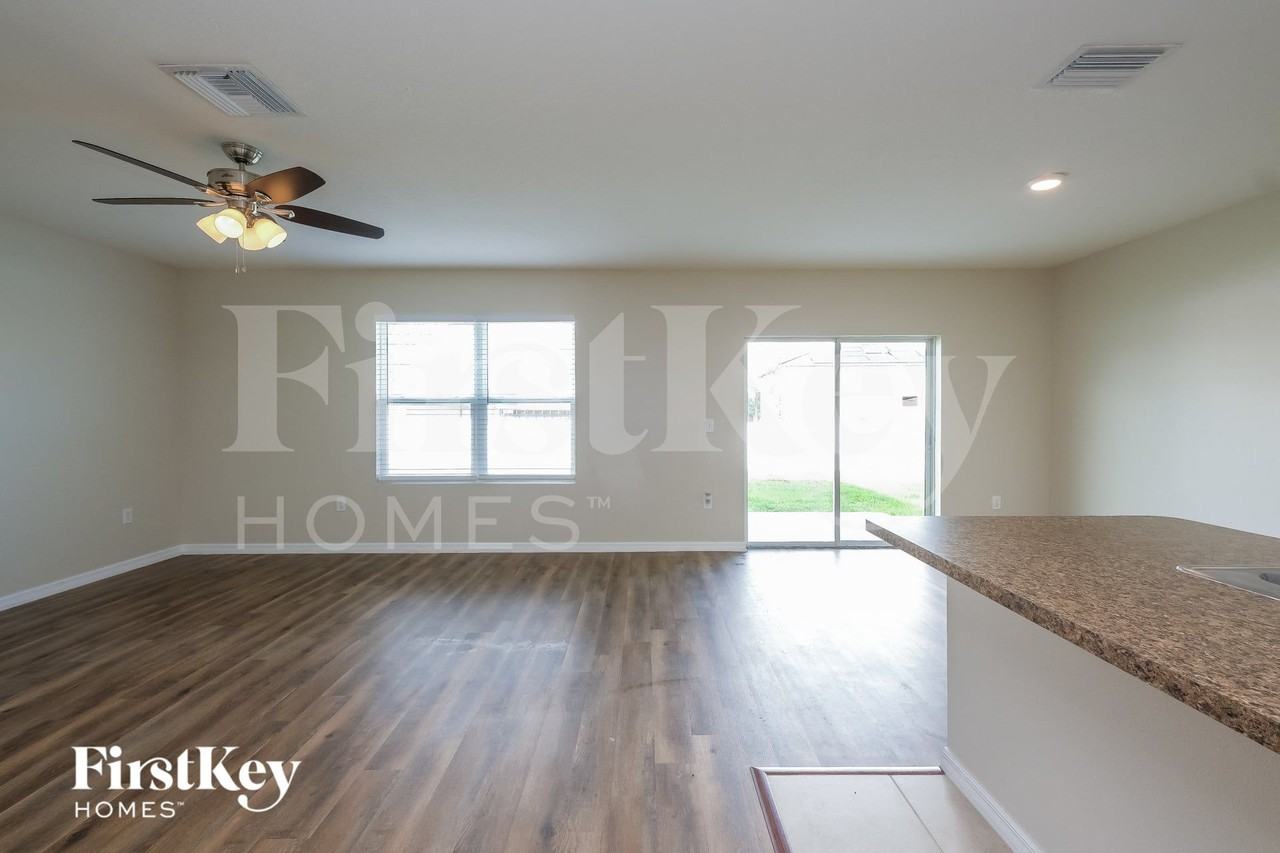 36051 Carriage Pine Ct - Photo 2 of 16