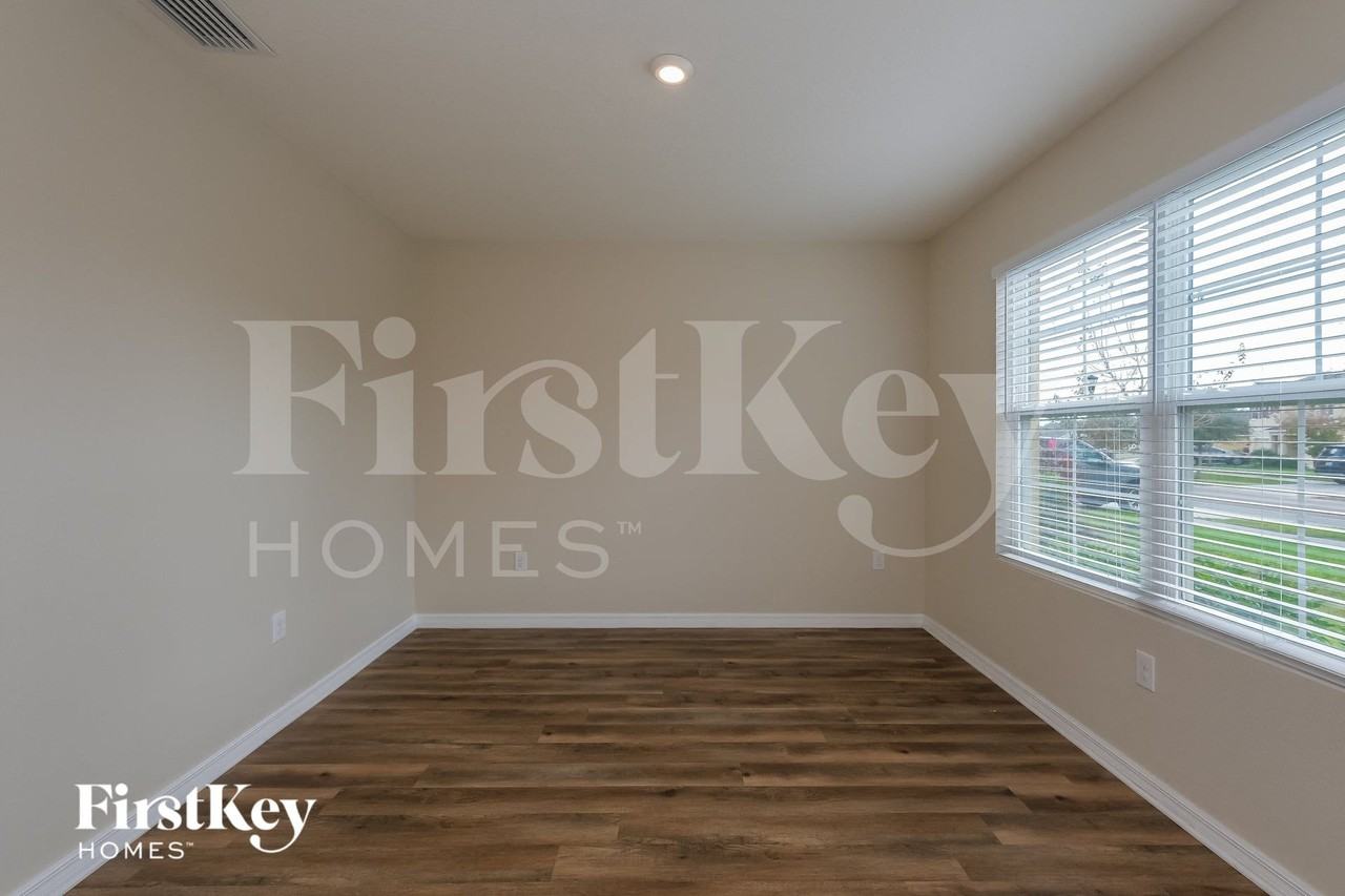 36051 Carriage Pine Ct - Photo 3 of 16