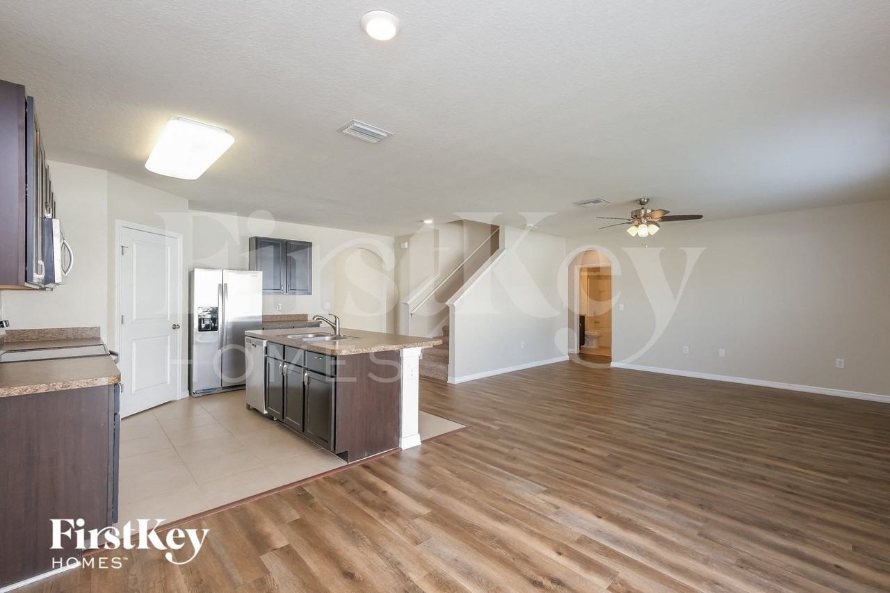 36051 Carriage Pine Ct - Photo 4 of 16