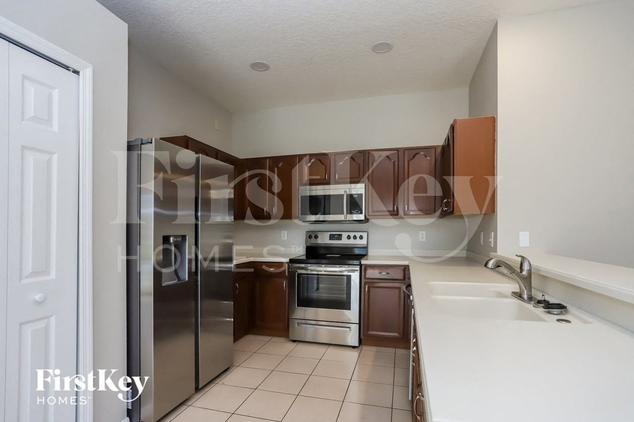 1510 Emerald Hill Way - Photo 4 of 16