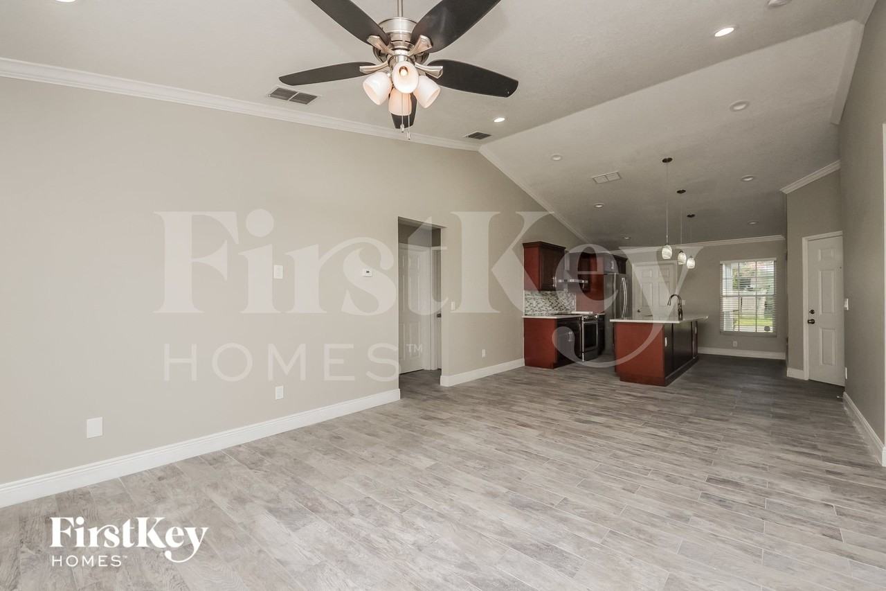4635 Osceola Point Trl - Photo 4 of 16