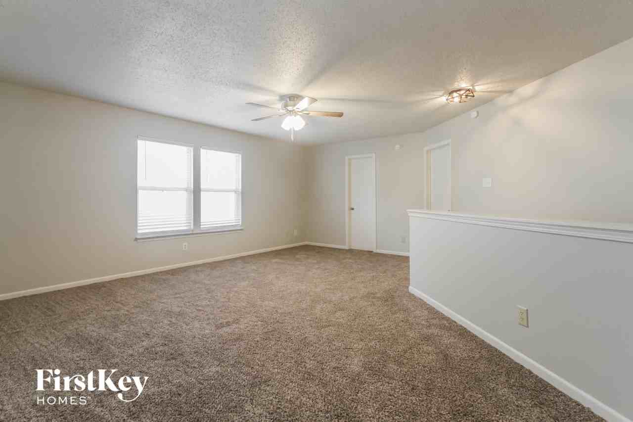 2310 Amberleigh Dr - Photo 6 of 15