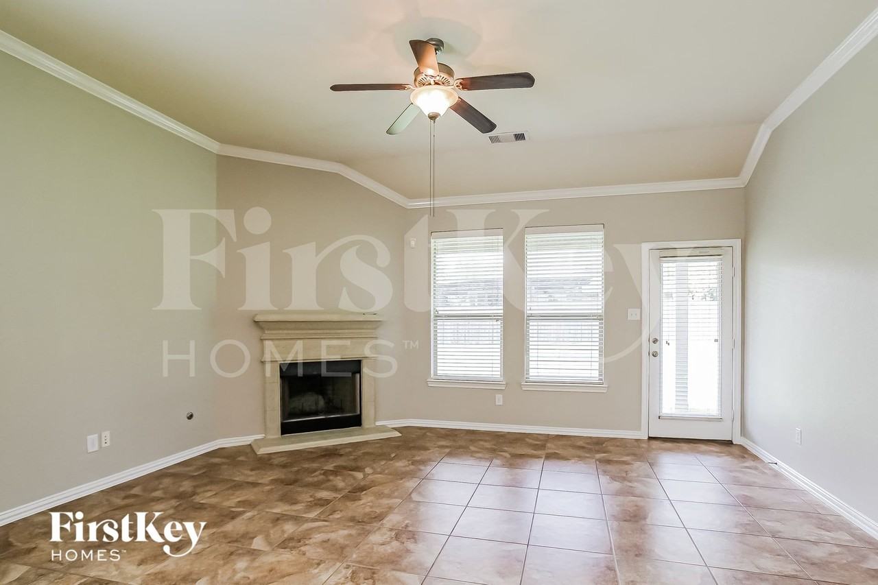 24462 Sundance Spring Dr - Photo 3 of 16