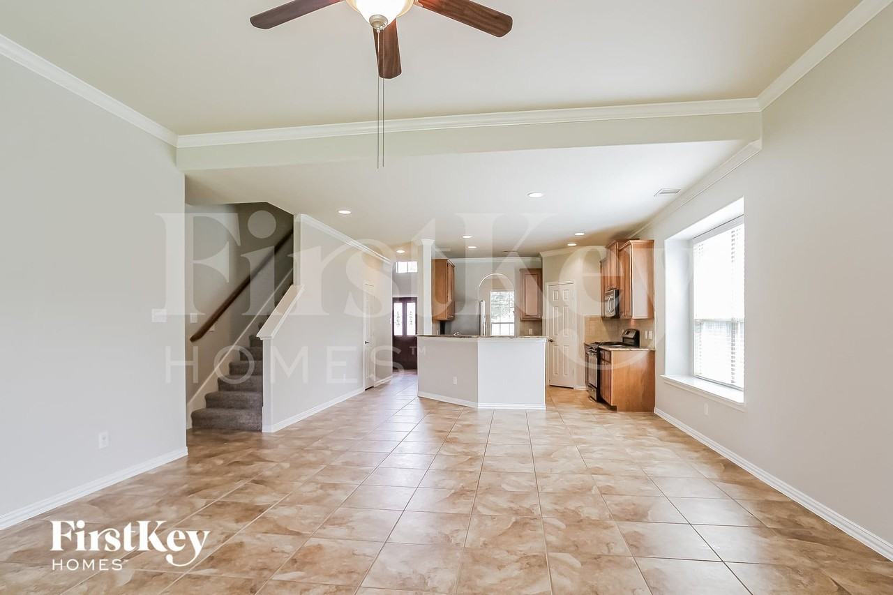 24462 Sundance Spring Dr - Photo 4 of 16
