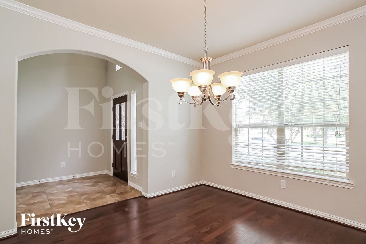 24462 Sundance Spring Dr - Photo 5 of 16