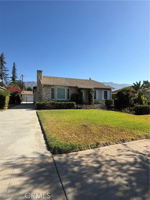 2325 Las Lunas St