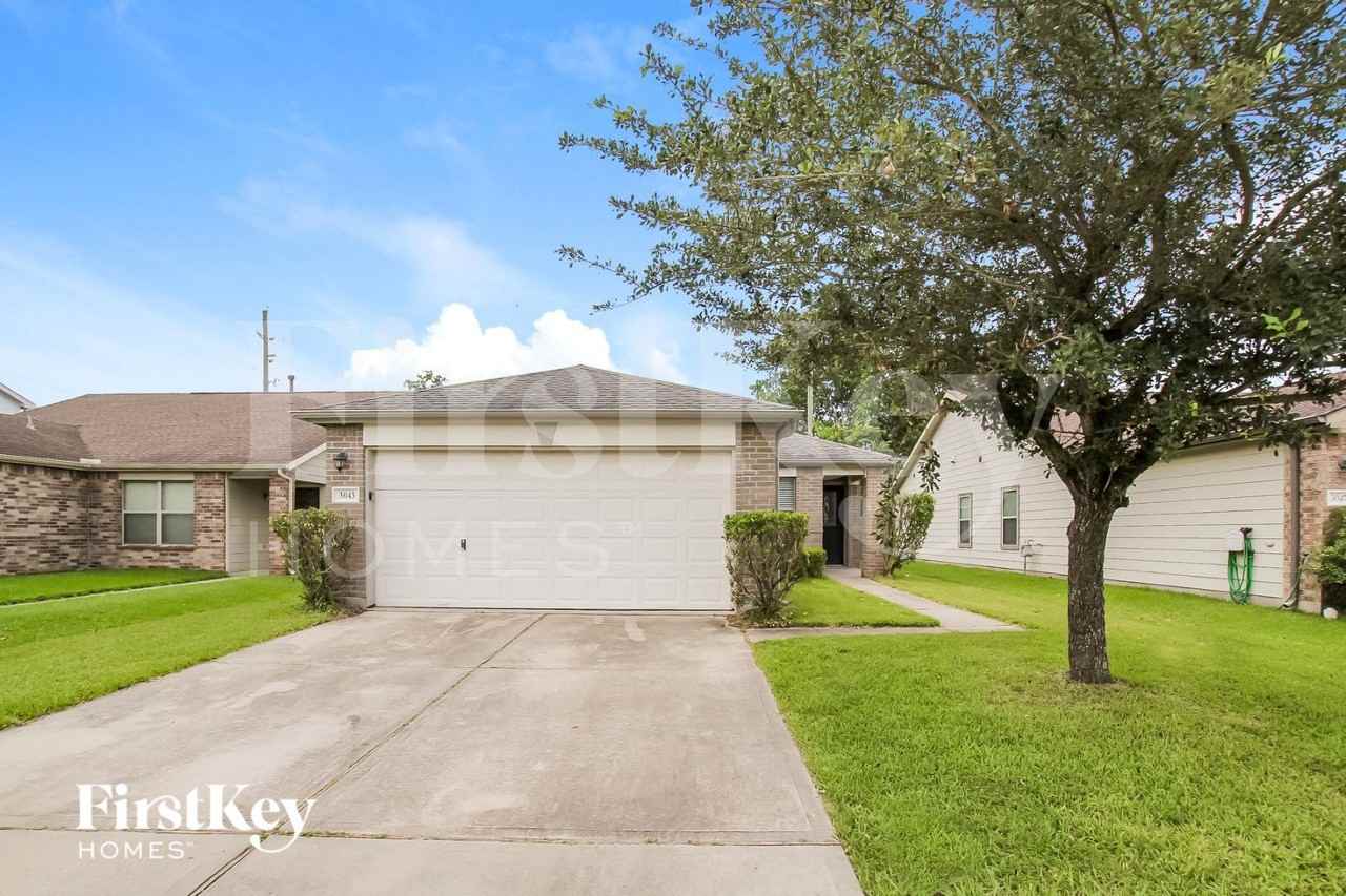 3043 Legends York Dr
