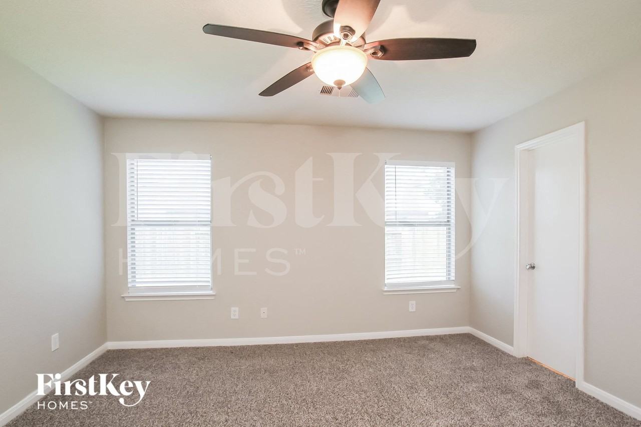 3043 Legends York Dr - Photo 7 of 16