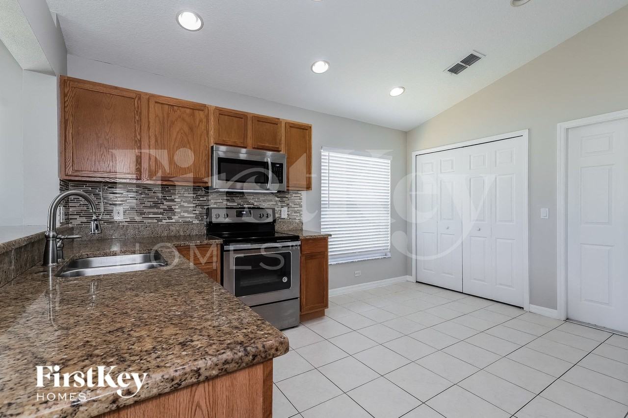 745 Troon Cir - Photo 6 of 17