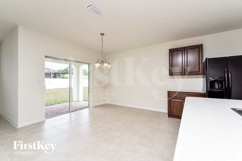 209 Sw 20th St - Photo 4 of 15