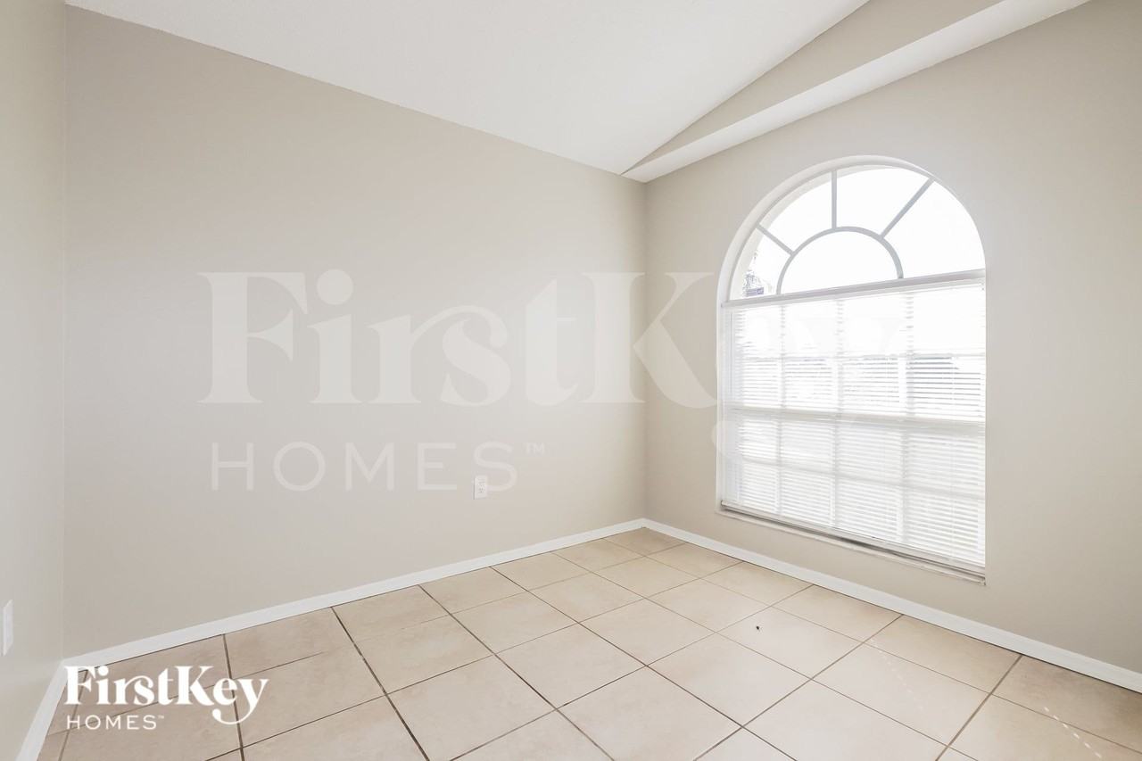 785 Hunt Dr - Photo 5 of 17