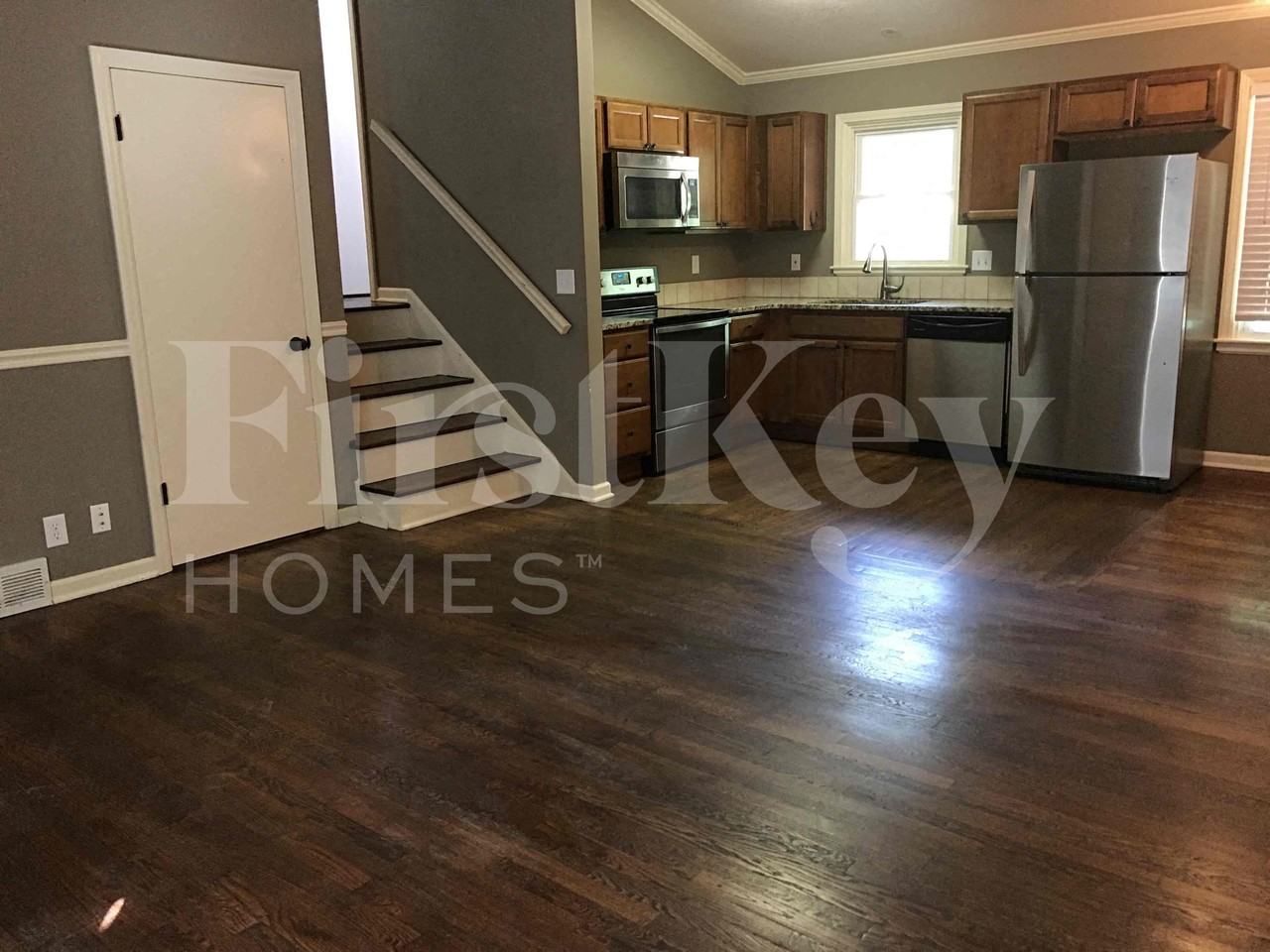 7200 Nw 75th St - Photo 3 of 18