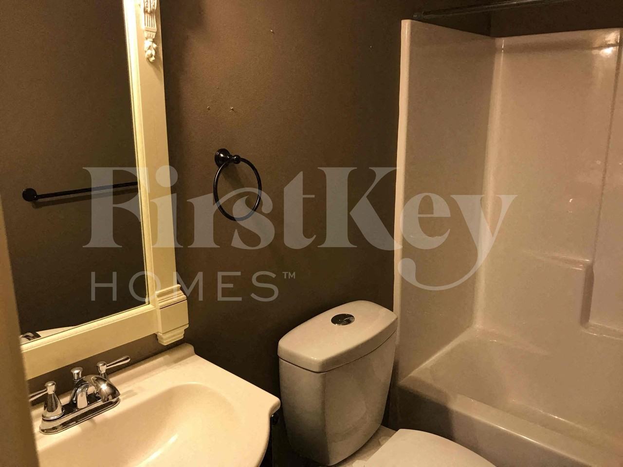 7200 Nw 75th St - Photo 6 of 18