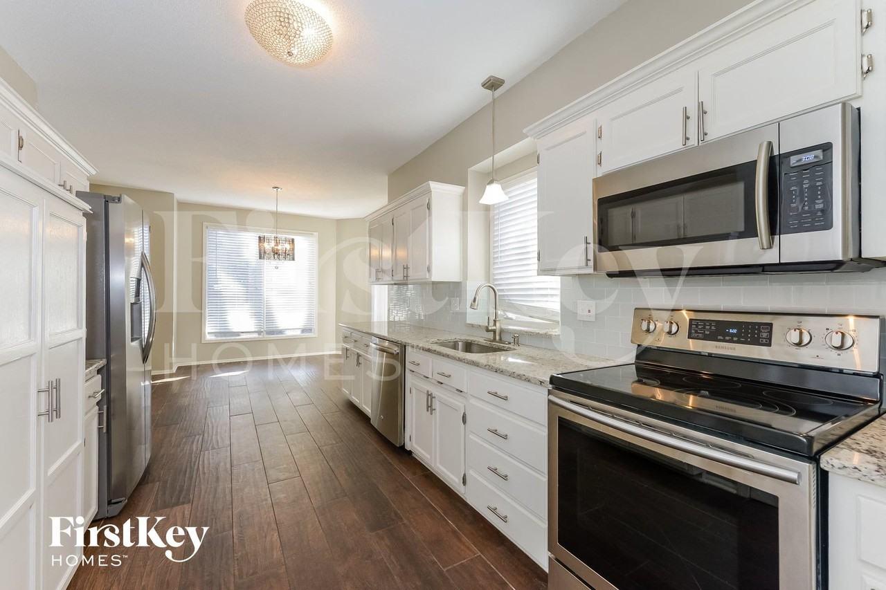 6914 Nw Pleasant View Ct - Photo 4 of 14