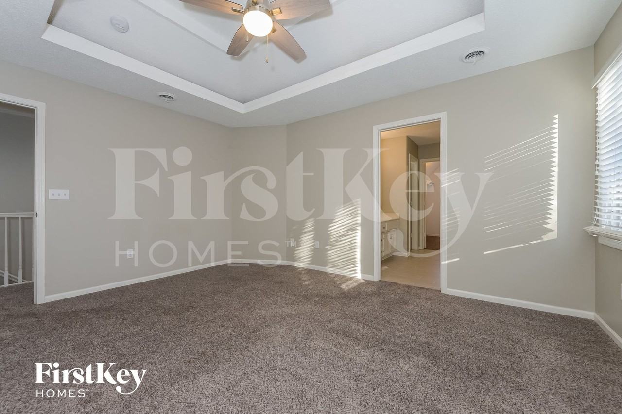 6914 Nw Pleasant View Ct - Photo 7 of 14