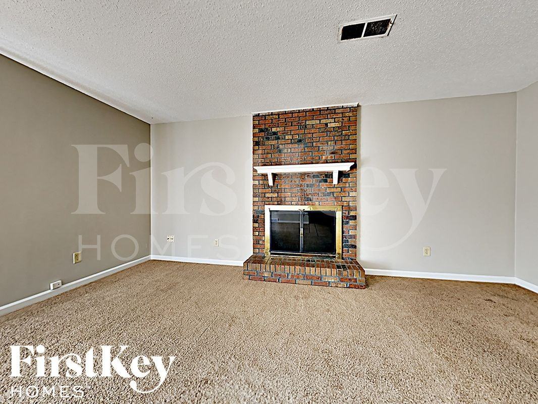 6773 Rockbrook Dr - Photo 3 of 14