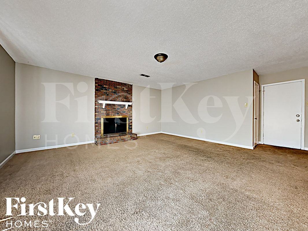6773 Rockbrook Dr - Photo 4 of 14