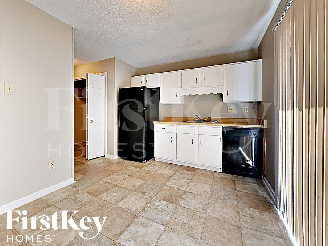 6773 Rockbrook Dr - Photo 5 of 14