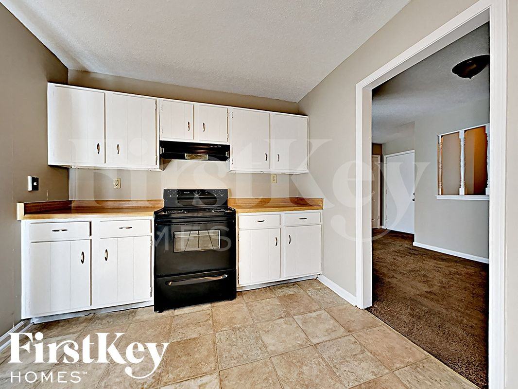 6773 Rockbrook Dr - Photo 6 of 14