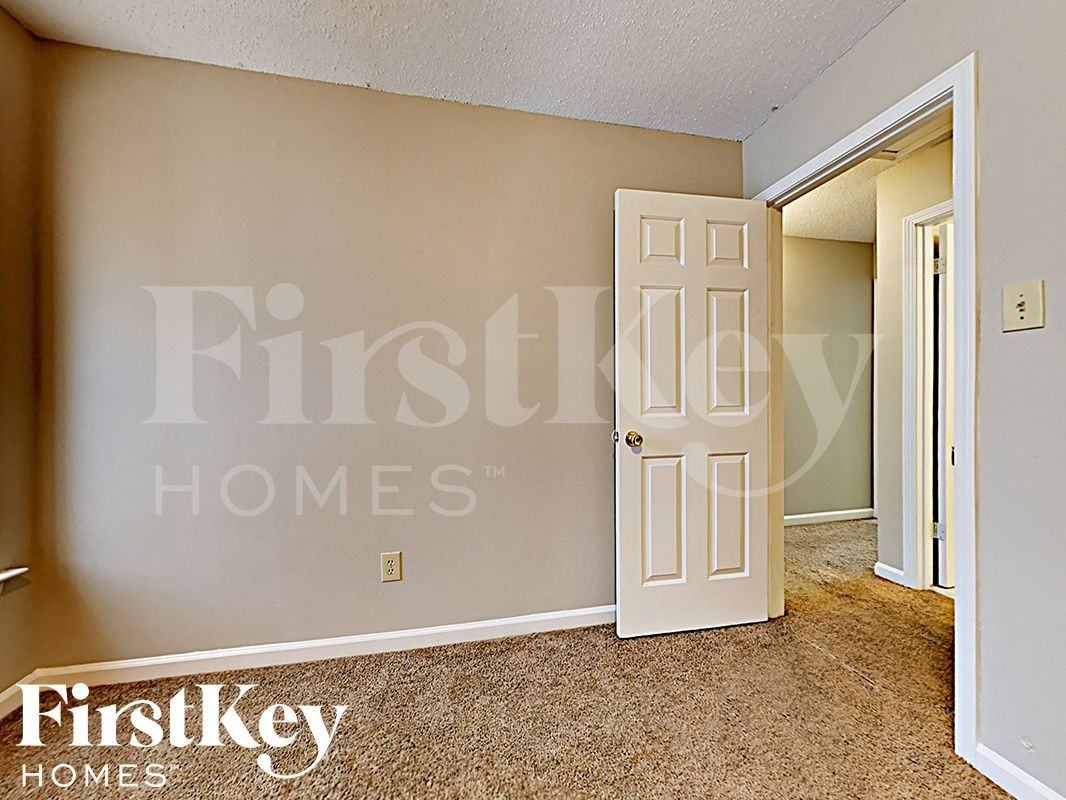 6773 Rockbrook Dr - Photo 7 of 14