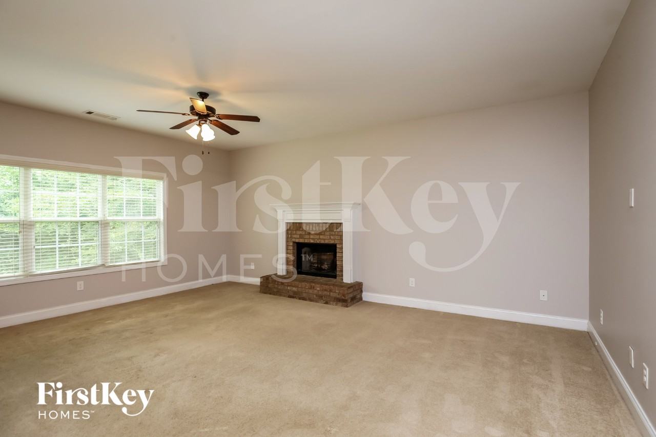 6310 Spring Cove Dr - Photo 3 of 16