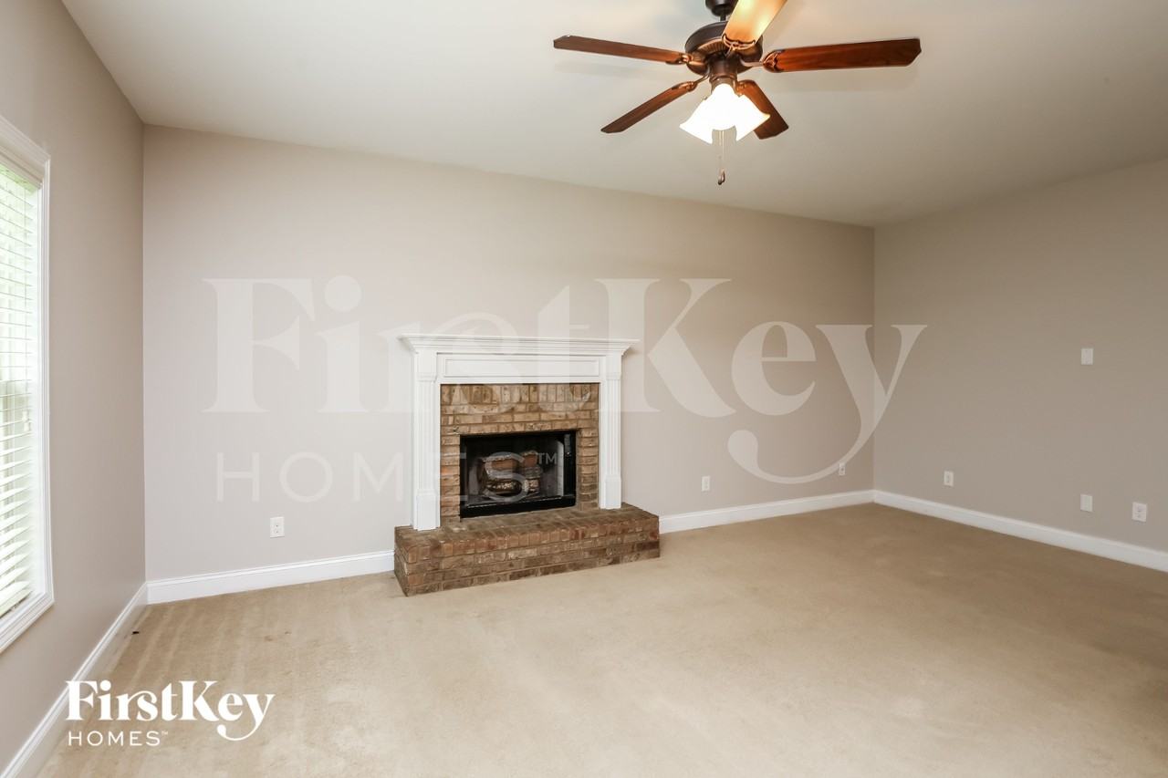6310 Spring Cove Dr - Photo 4 of 16
