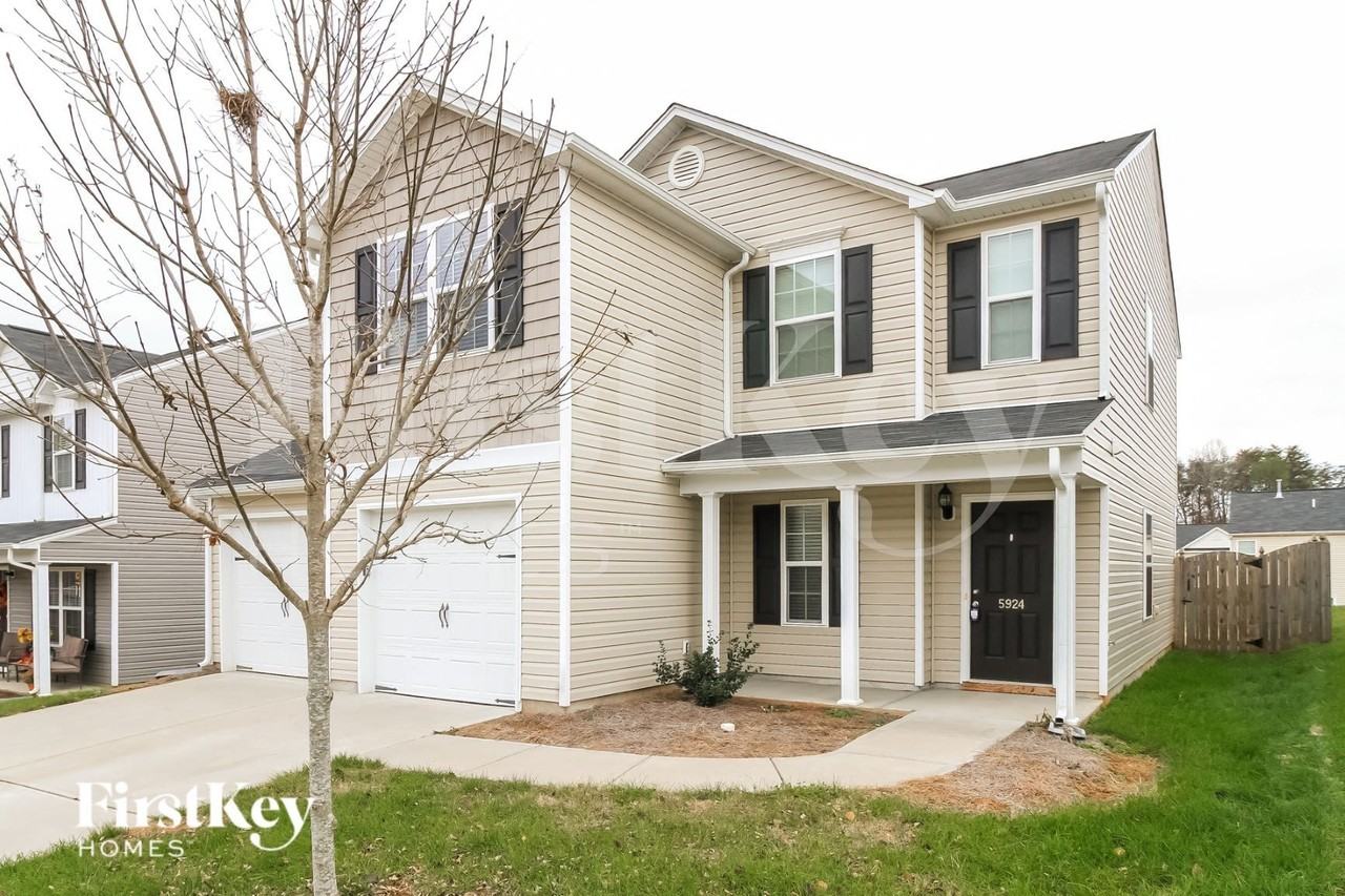 5924 Odenton Ln - Photo 3 of 16