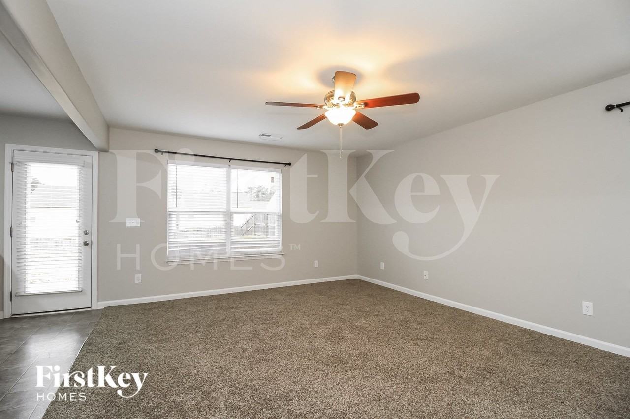 5924 Odenton Ln - Photo 4 of 16