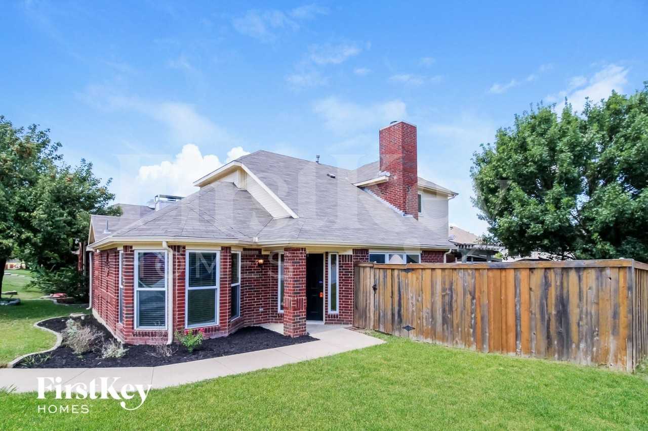 501 Timber Way Dr - Photo 2 of 16