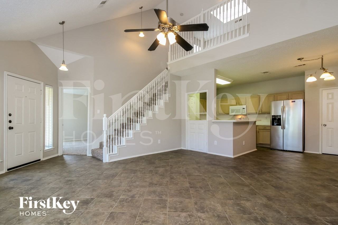 501 Timber Way Dr - Photo 3 of 16