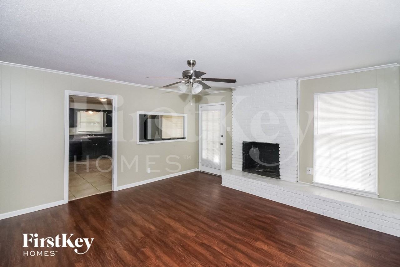 4310 Millbranch Rd - Photo 2 of 15