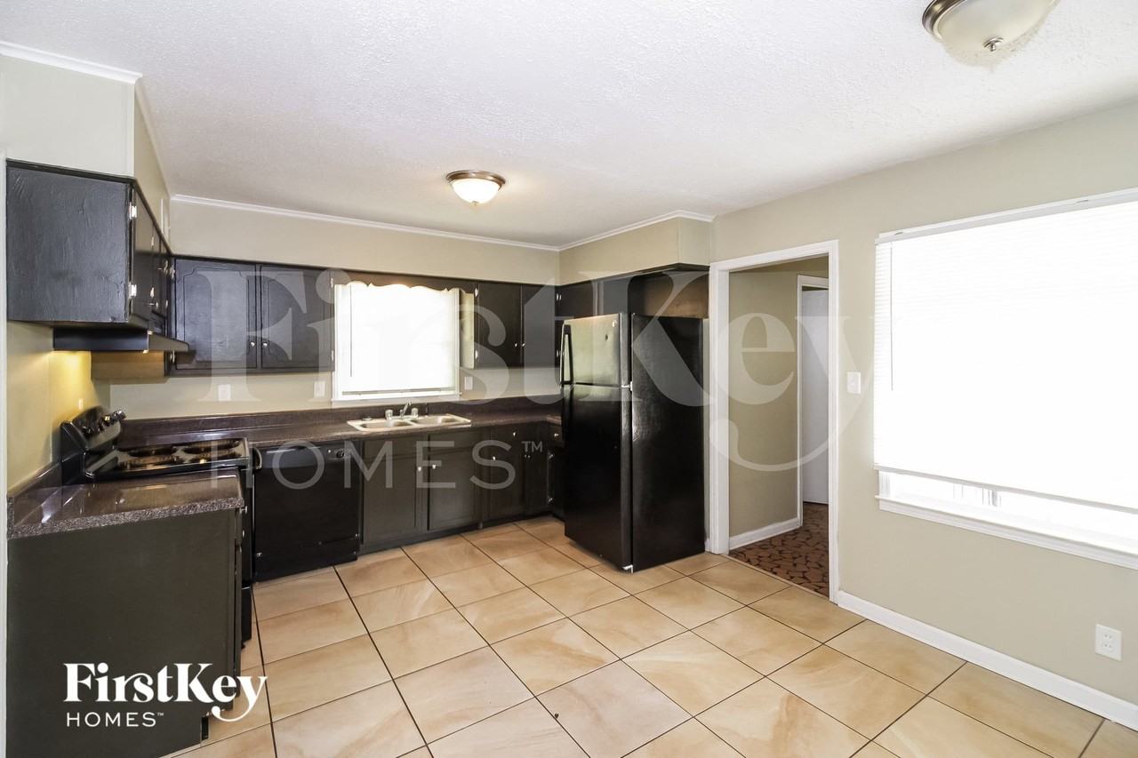 4310 Millbranch Rd - Photo 7 of 15