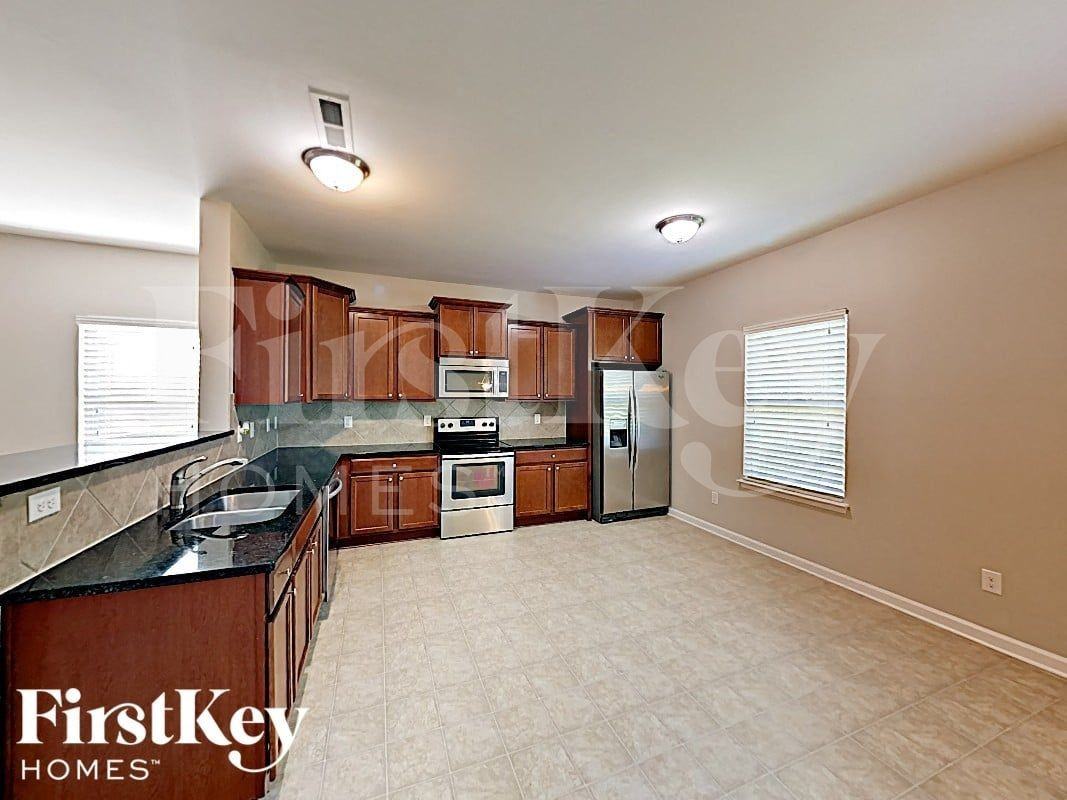 3917 Catawba Hills Dr - Photo 3 of 16