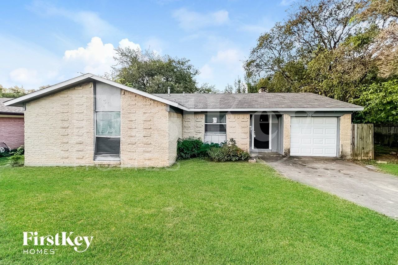 302 Shorewood Dr