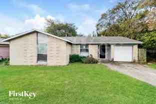 302 Shorewood Dr - Photo 1 of 1