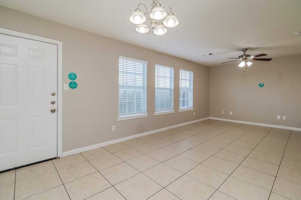 4946 N Cancun Dr - Photo 6 of 17
